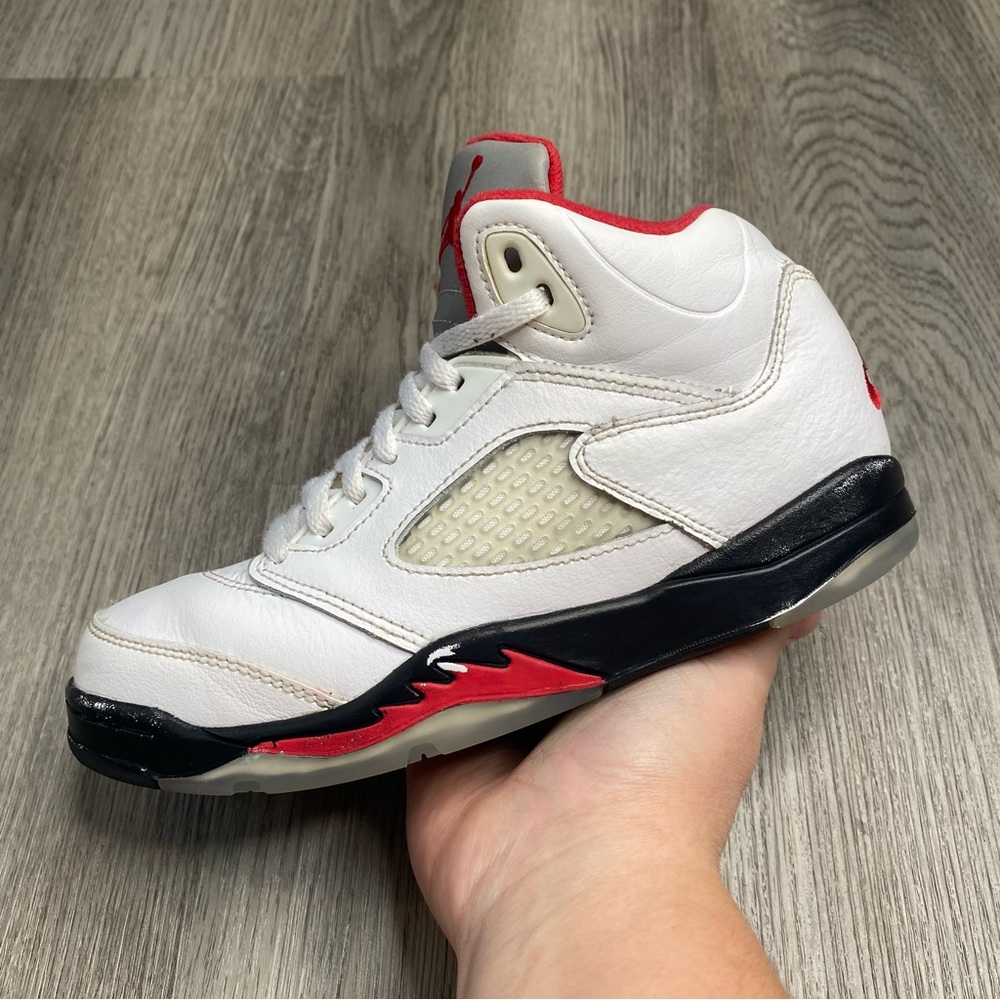 Nike Air Jordan 5 Retro Boys 3Y Athletic Shoes Sneakers 440889-102 Fire Red